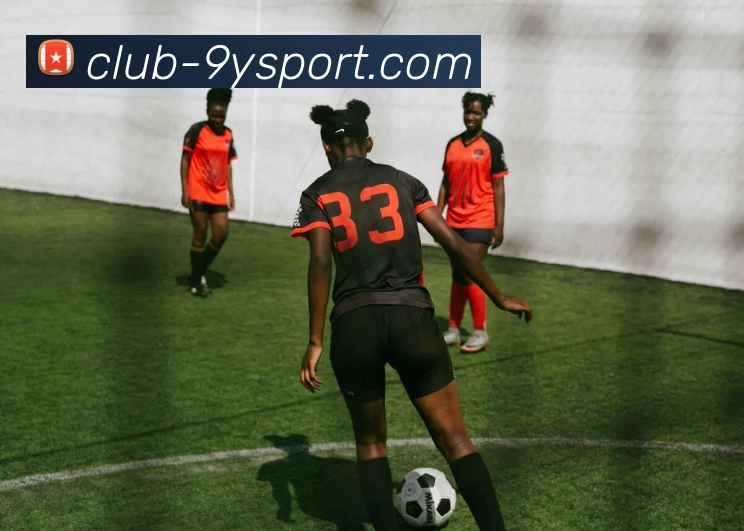 足球历史的演变与传奇：从古代起源到现代盛世的全景回顾